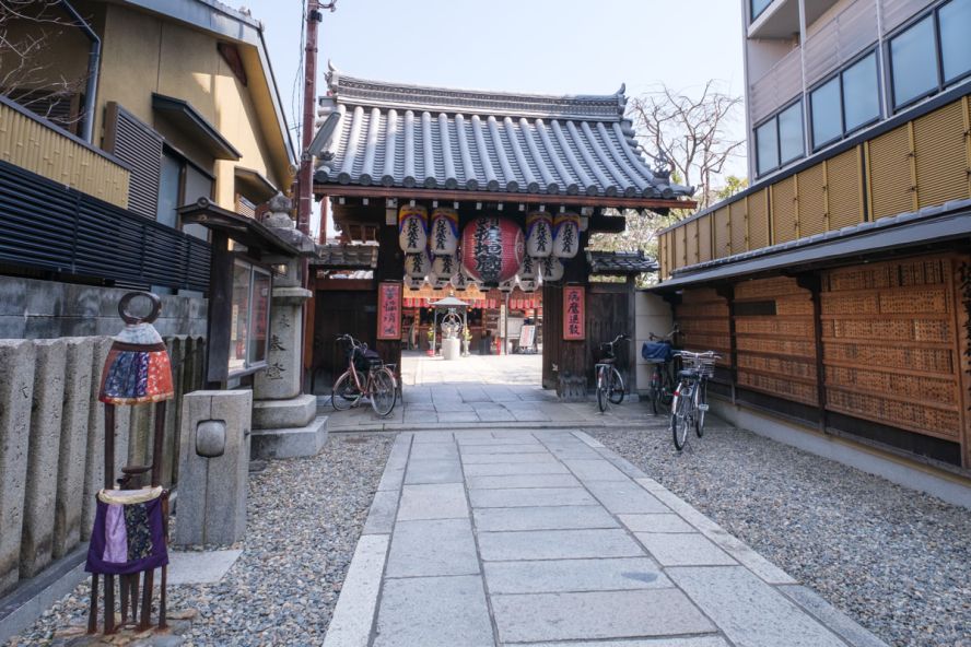 Shakuzo-ji Temple (Kuginuki-jizo)