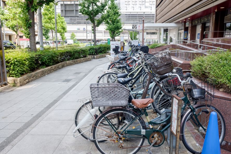 Kurutto Parking Avanti Building