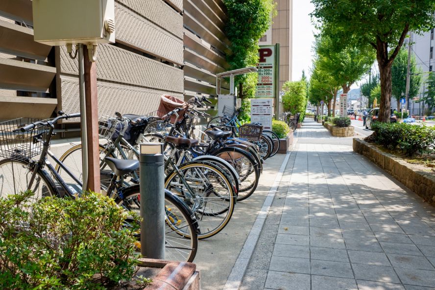 Kurutto Parking Avanti Building